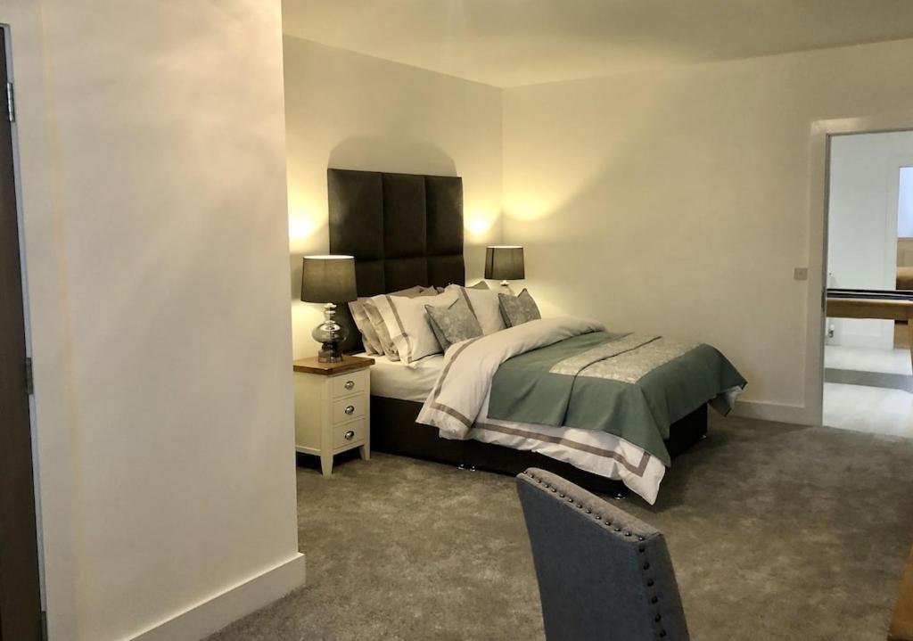 East Church House, Unique 9 Bedroom Church, Historic Market Town. Strathaven Esterno foto